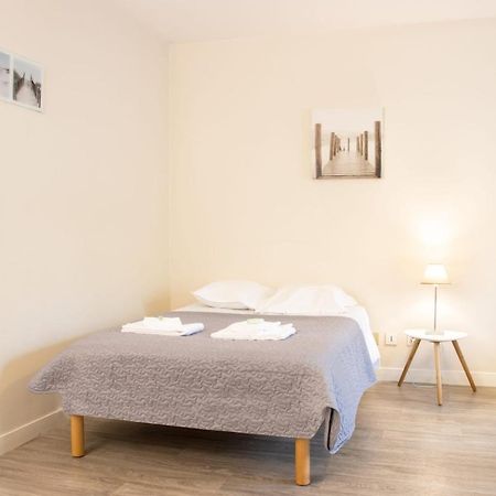 Le 12 Carnot - Serenite Assuree Dans Ce Grand Studio Apartment Поатие Екстериор снимка