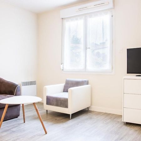 Le 12 Carnot - Serenite Assuree Dans Ce Grand Studio Apartment Поатие Екстериор снимка