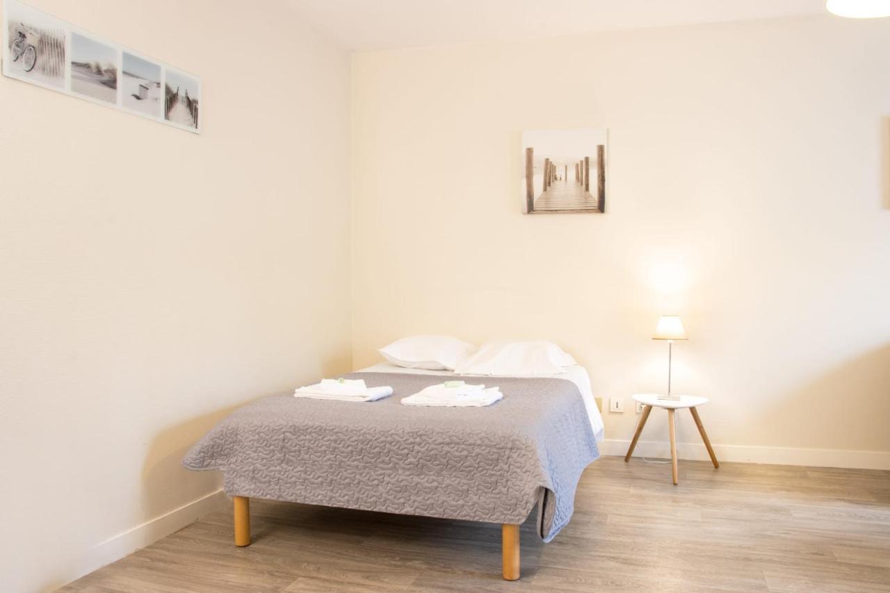 Le 12 Carnot - Serenite Assuree Dans Ce Grand Studio Apartment Поатие Екстериор снимка