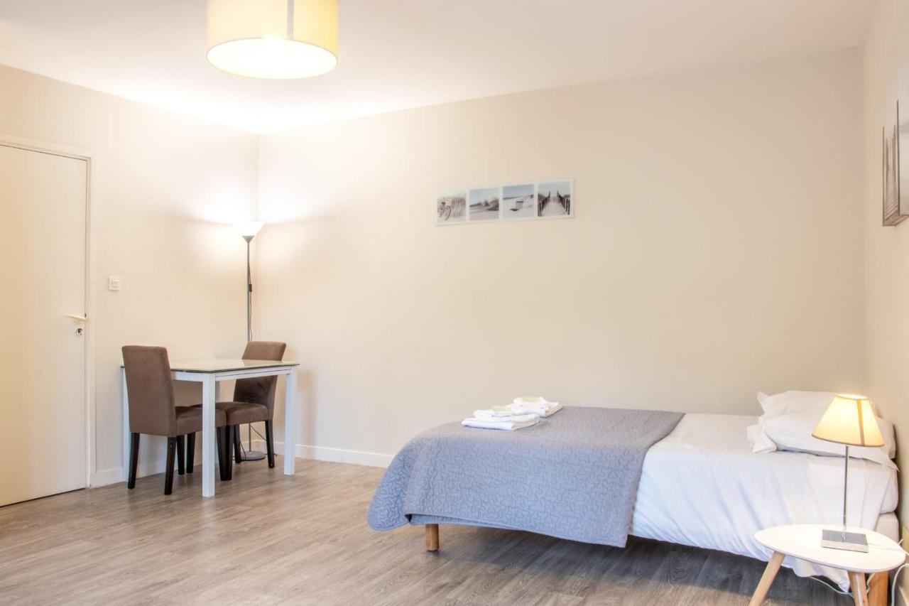 Le 12 Carnot - Serenite Assuree Dans Ce Grand Studio Apartment Поатие Екстериор снимка